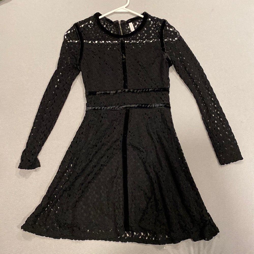 black longsleeve dress